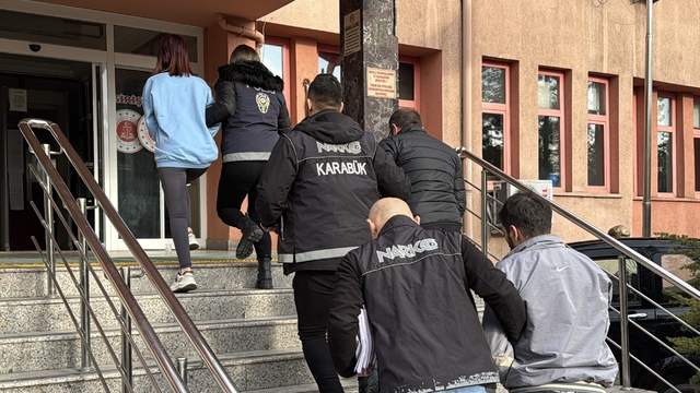 Karabük'te sahte sürücü belgesi ve uyuşturucuyla yakalanan 3 kişiye adli kontrol