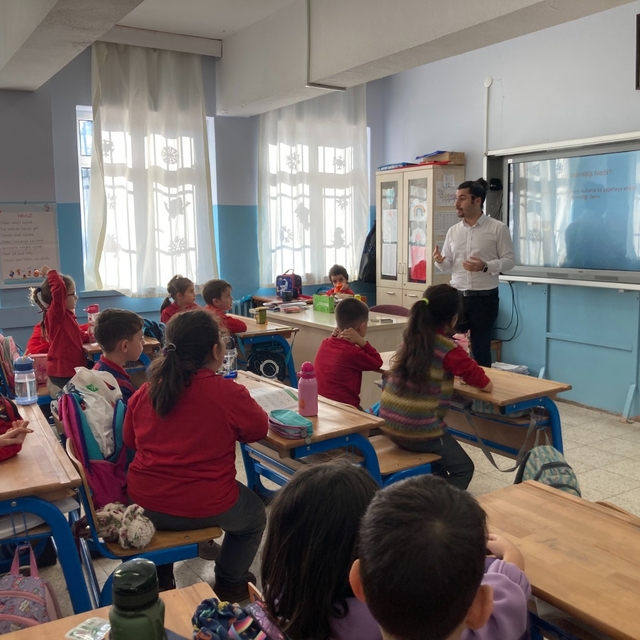 BŞEÜ'den ilkokul öğrencilerine "Enerji Verimliliği ve Tasarrufu" semineri