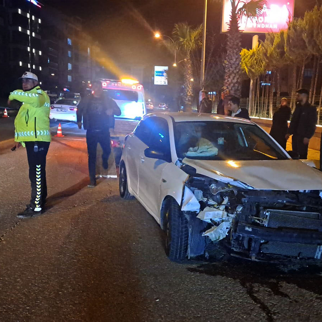 Ordu'da 2 otomobilin çarpıştığı kazada 3 kişi yaralandı