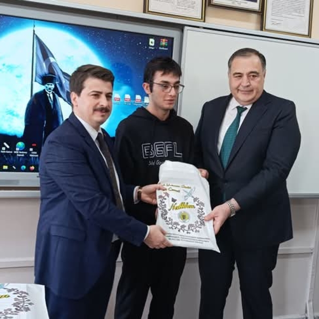 Nallıhan Belediyesinden öğrencilere kitap desteği