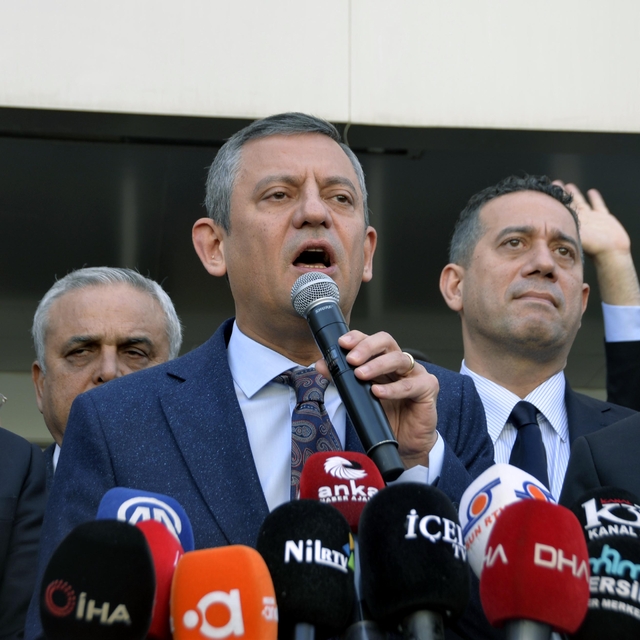 Özgür Özel, Mersin'de