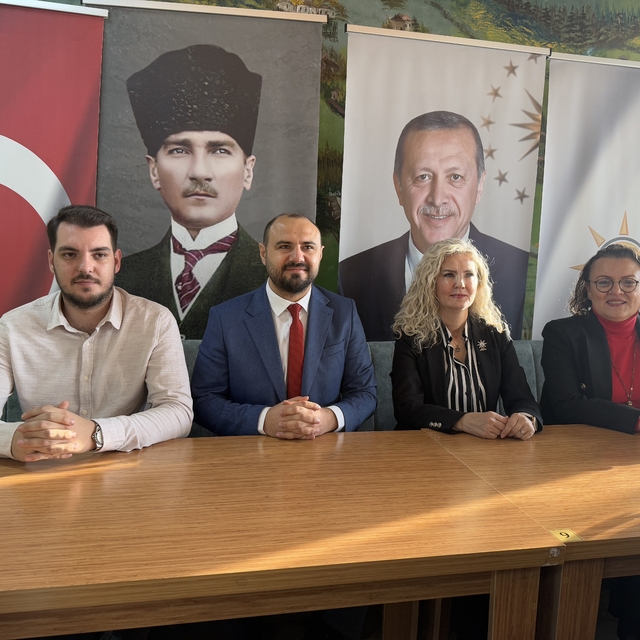 AK Parti Süleymanpaşa İlçe Başkanı Mandacı basın mensuplarıyla bir araya ge...