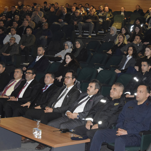 Turgutlu'da "İhmal ve İstismar Bildirim Yükümlülüğü" eğitimi verildi