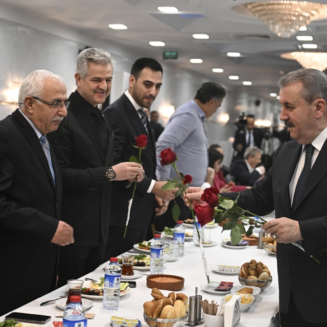 BBP Genel Başkanı Destici, basın mensuplarıyla bir araya geldi: