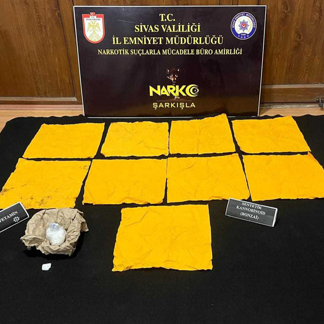 Sivas'ta uyuşturucu operasyonunda gözaltına alınan 2 şüpheliden 1'i tutukla...