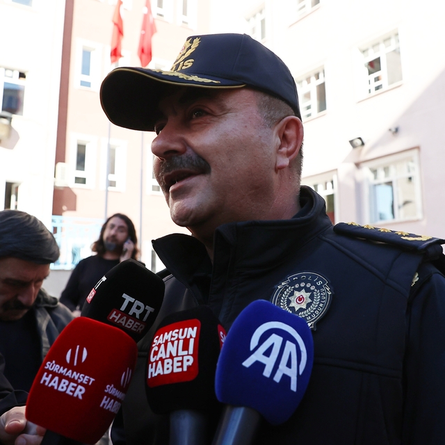 Samsun'da okul çevrelerinde şüphelilere yönelik uygulamaya İl Emniyet Müdür...