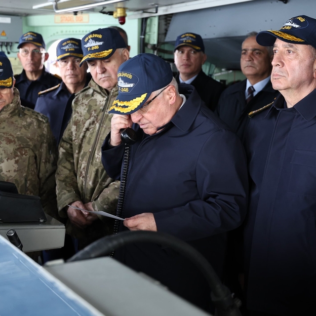 Mavi Vatan-2025 Tatbikatı'nın seçkin gözlemci günü geçit töreniyle sona erd...