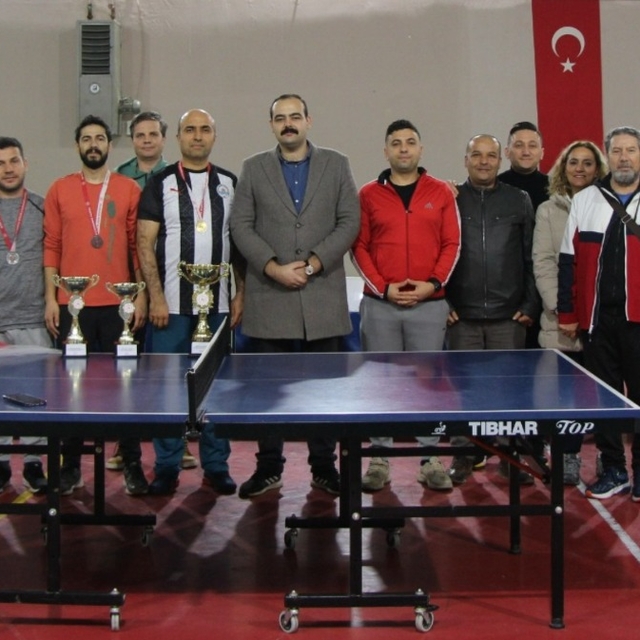 Armutlu'da masa tenisi turnuvası düzenlendi