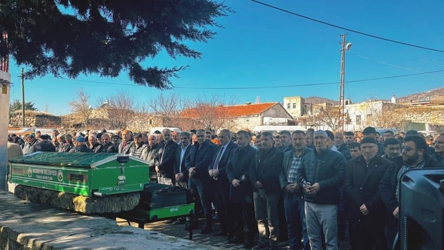 Kazada ölen baba ile oğlu son yolculuğuna uğurlandı