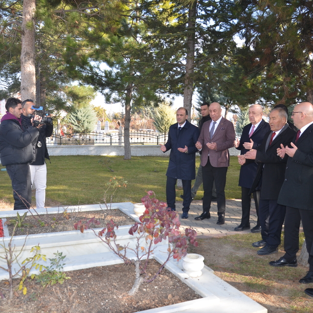 Zafer Partisi Genel Başkanı Özdağ, Karaman'da partililerle buluştu