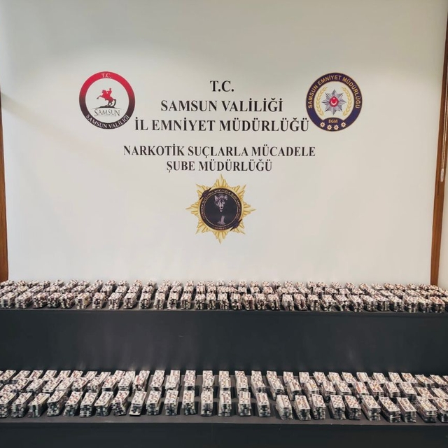 Samsun'da 30 bin 88 sentetik ecza hapı ele geçirildi