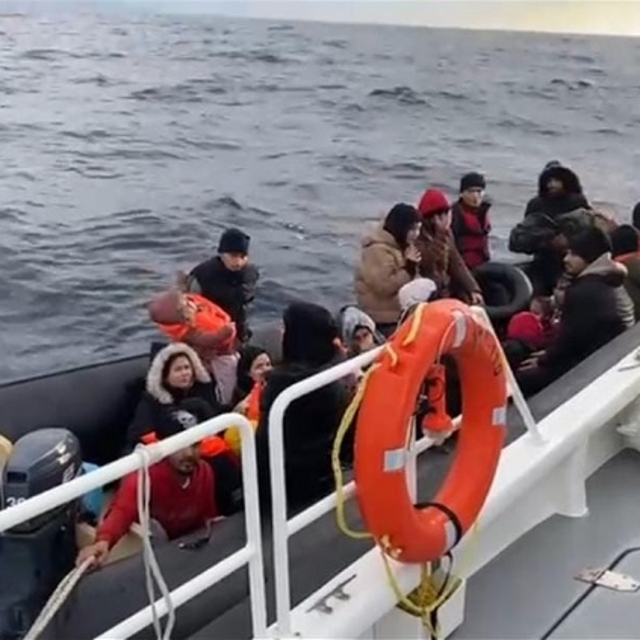 Çanakkale'de 15'i çocuk, 36 kaçak göçmen yakalandı