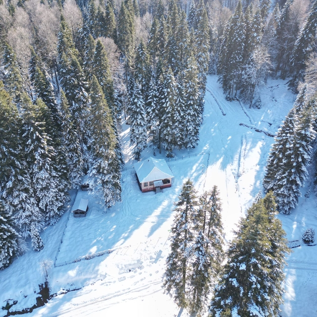 Bartın'ın yükseklerinde kar güzelliği