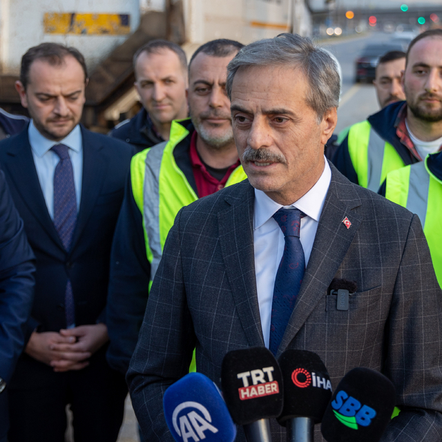 Sakarya'da metrobüs projesinde çalışmalar sürüyor