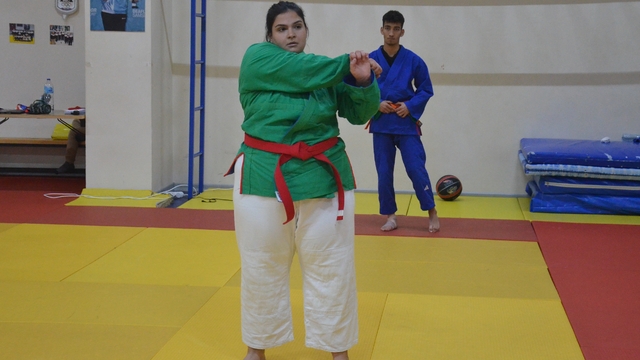 Kuraşta dünya üçüncüsü olan Ebru Atabay, başarılarıyla örnek oluyor