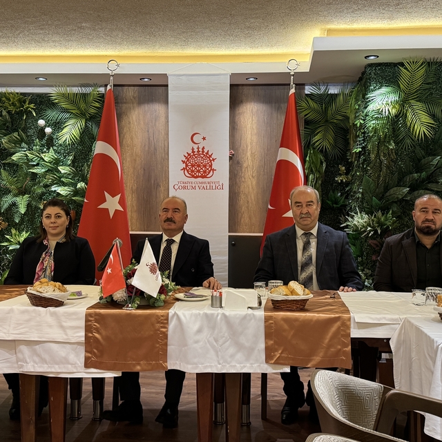 Çorum Valisi Çalgan, gazetecilerle bir araya geldi
