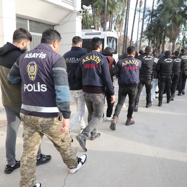 Mersin merkezli dolandırıcılık operasyonunda 11 zanlı tutuklandı
