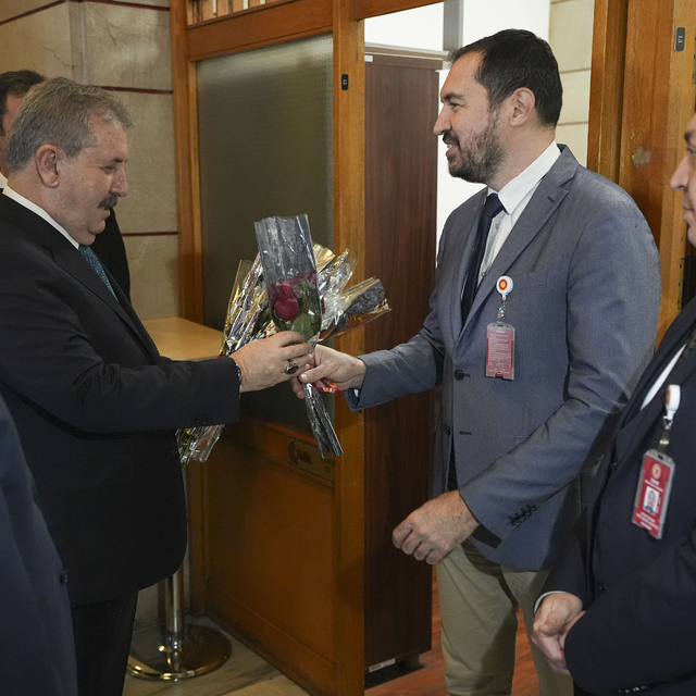 BBP Genel Başkanı Destici, Parlamento Muhabirleri Derneğini ziyaretinde kon...