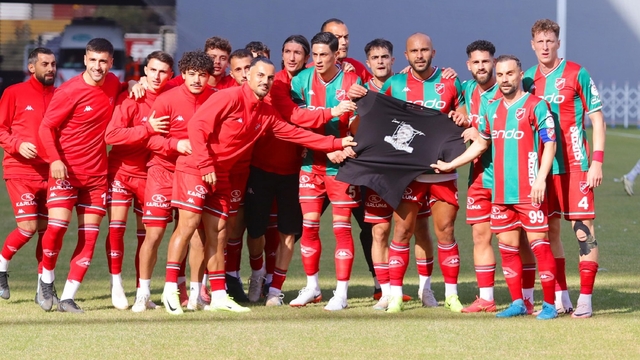 Karşıyaka'da Cenk Ahmet tamam, Sefa ve İsmail sırada
