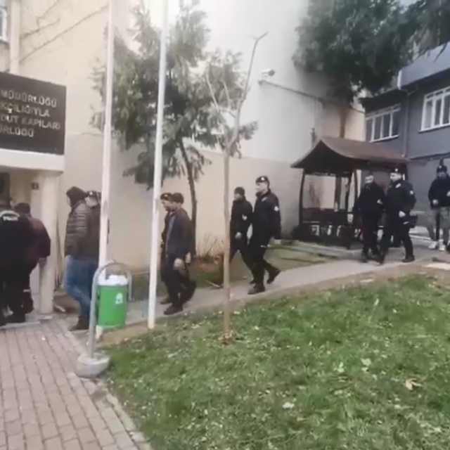 11 kaçak göçmeni yer temin edip, çalıştıran 2 şüpheliye gözaltı