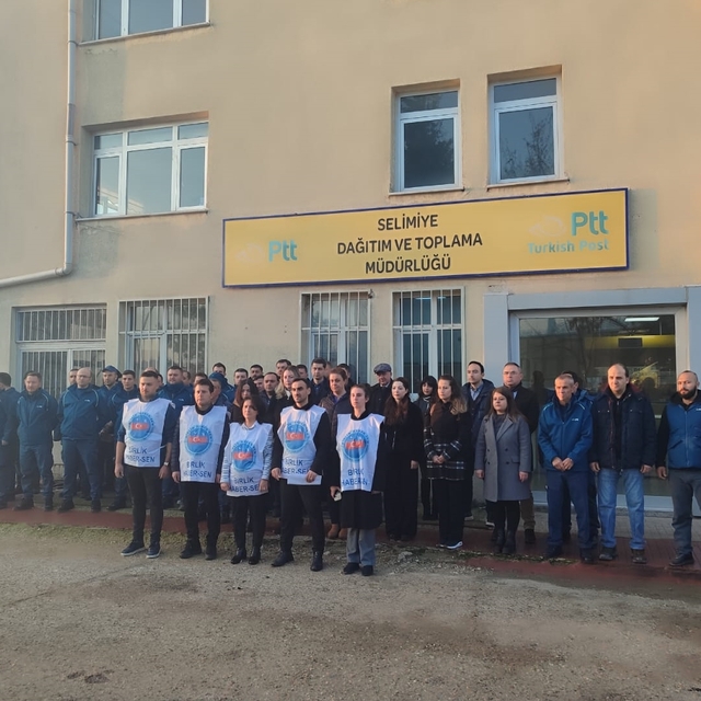 Edirne'de PTT çalışanları meslektaşlarının silahla öldürülmesini protesto e...