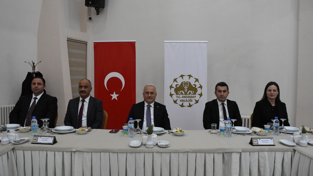 Aksaray Valisi Kumbuzoğlu, 10 Ocak Çalışan Gazeteciler Günü etkinliğinde gazetecilerle buluştu