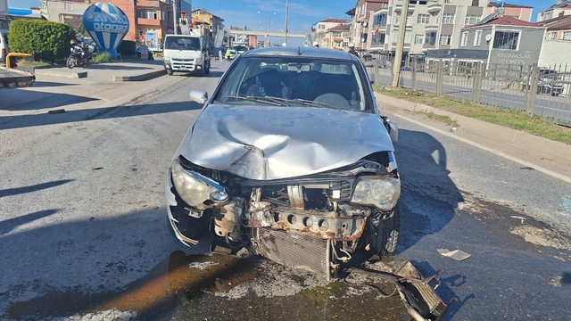 Samsun'da devrilen otomobilin sürücüsü yaralandı
