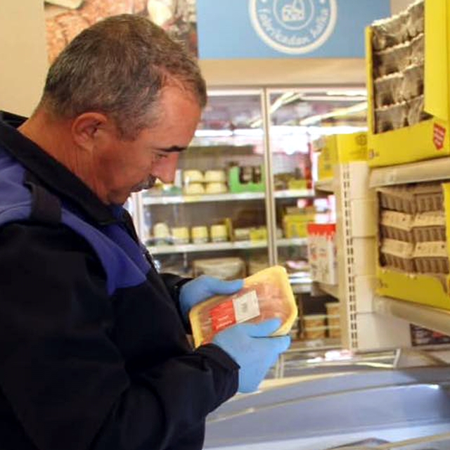 Beypazarı'nda zabıta fiyat ve etiket denetimi yaptı