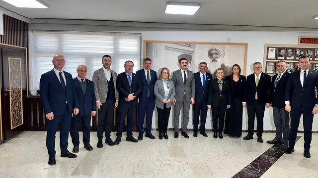 CHP'nin Çalışma Grubu heyeti, uzmanların deprem uyarısında bulunduğu Tunceli'de