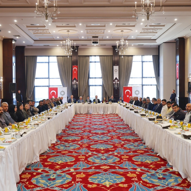 Mardin Valisi Tuncay Akkoyun, gazetecilerle bir araya geldi