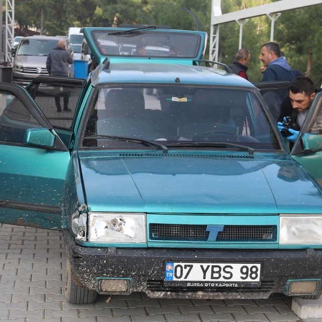 Bursa'dan çaldıkları otomobille Manisa'ya gelen 3 çocuk suçüstü yakalandı