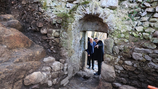 Artvin'deki tarihi Ciha Kalesi'nde arkeolojik kazılar sürüyor