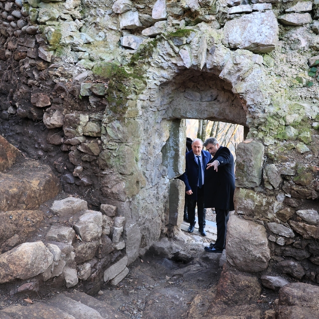 Artvin'deki tarihi Ciha Kalesi'nde arkeolojik kazılar sürüyor