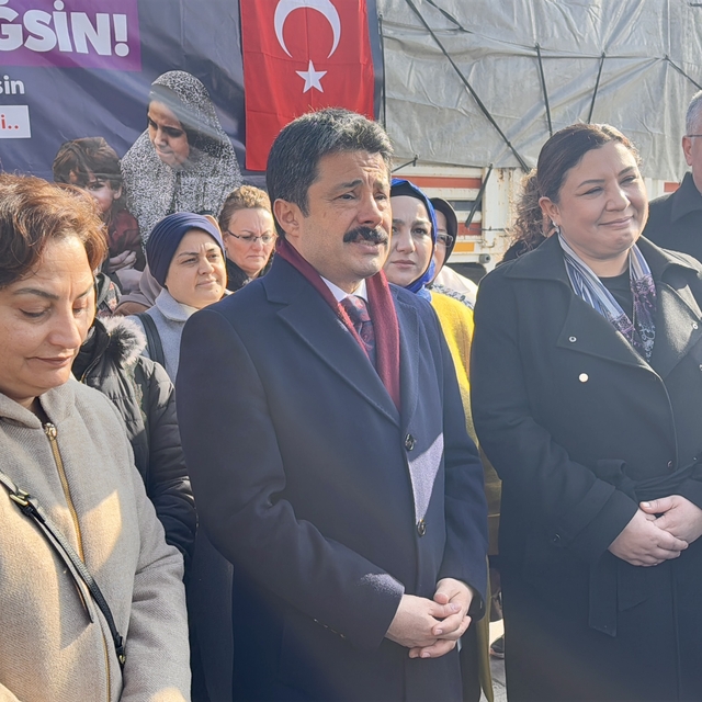 Gazze için toplanan yardım malzemelerini taşıyan tır Kırşehir'den yola çıkt...