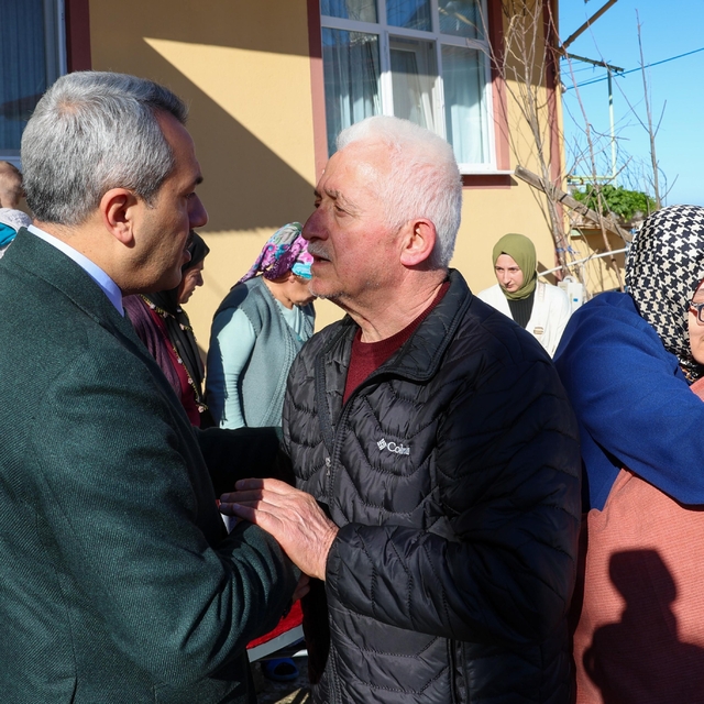 Rize Valisi Baydaş'tan silahlı saldırıda öldürülen PTT çalışanlarının ailel...