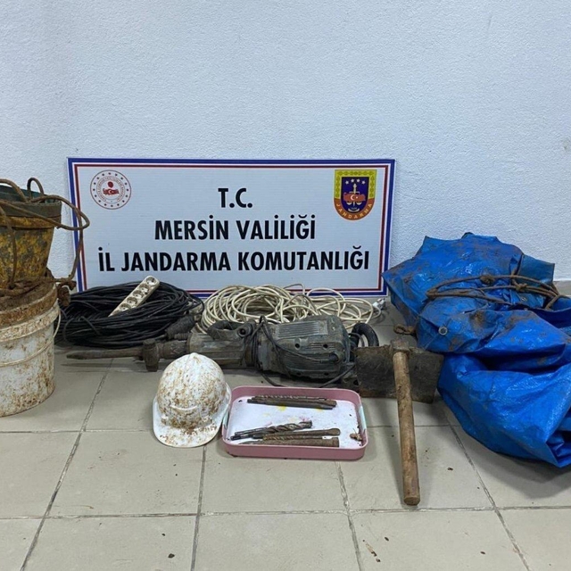 Mersin'de kaçak kazı yapan 5 şüpheli suçüstü yakalandı