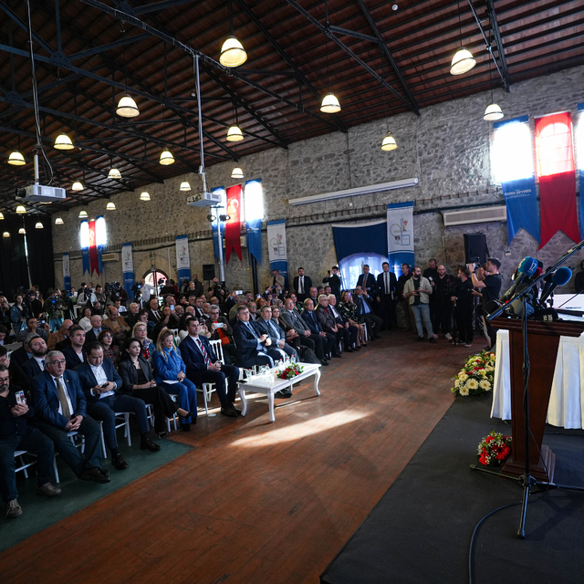 CHP Genel Başkanı Özel, İzmir'de 10 Ocak Çalışan Gazeteciler Günü etkinliği...