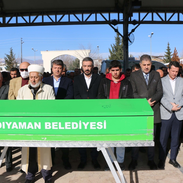 Adıyaman'daki kazada ölen 5 kişi toprağa verildi