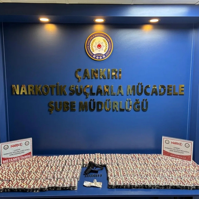 Çankırı'da uyuşturucu ticareti yaptıkları iddiasıyla 3 şüpheli tutuklandı