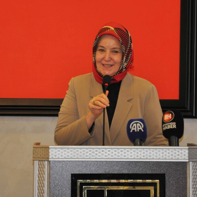 Aile ve Sosyal Hizmetler Bakan Yardımcısı Yenigün, Kütahya'da sertifika tör...