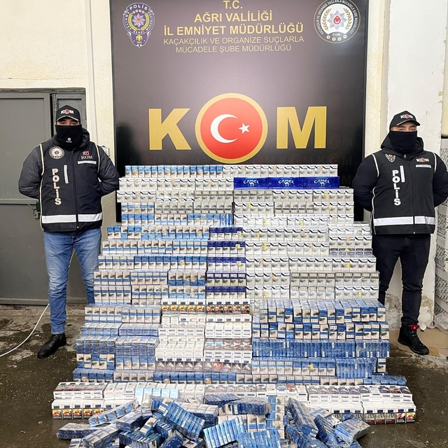 Ağrı'da gümrük kaçağı sigara ele geçirilmesine ilişkin 4 kişi yakalandı