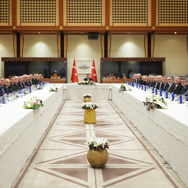 Cumhurbaşkanı Yardımcısı Yılmaz, İzmir iş dünyası temsilcilerini kabul etti