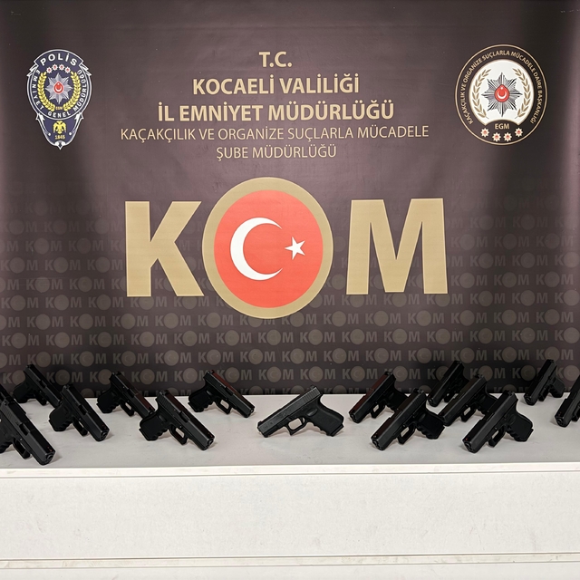 Kocaeli'de silah kaçakçılığı operasyonunda yakalanan 6 zanlı tutuklandı