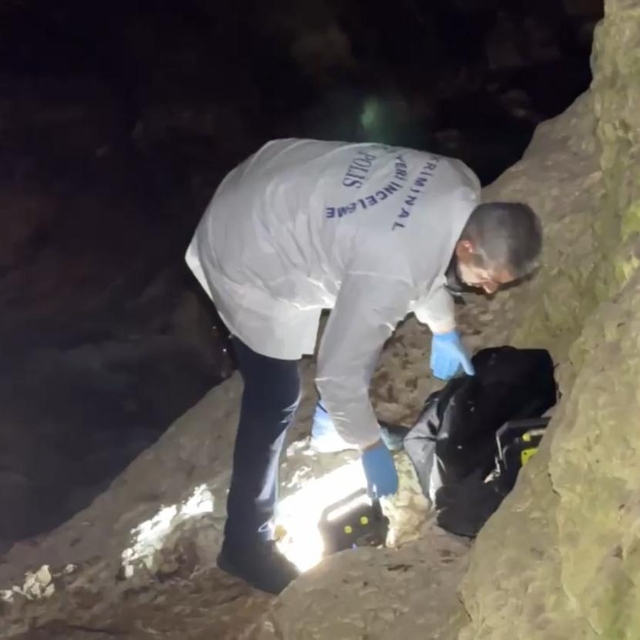 Karabük'te kuyumcu soygunu kamerada; 20 kilo altınla kaçtılar (2)