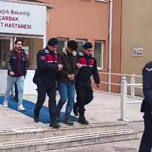 Kendini 'komiser' olarak tanıtıp, 1 milyon lira dolandırdı