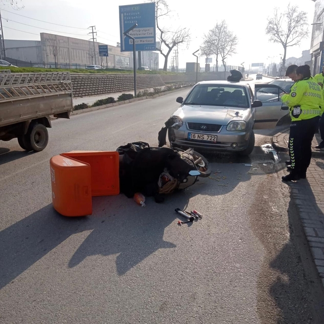 Bursa'da otomobil ile motosiklet çarpıştı; 1 yaralı
