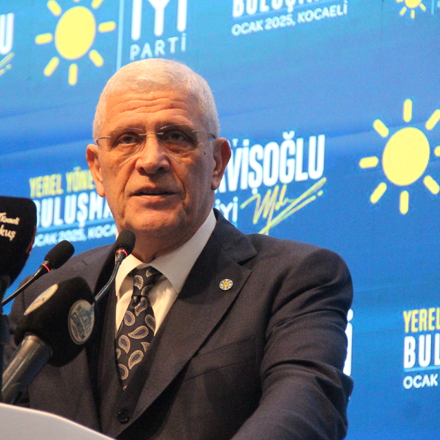 Dervişoğlu: 2 dil, 2 bayrak, 2 devlet istenirse biz de üzerimize düşeni yap...