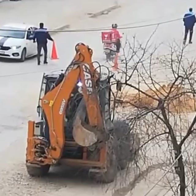 İnegöl'de altyapı çalışması sırasında doğal gaz borusu delindi