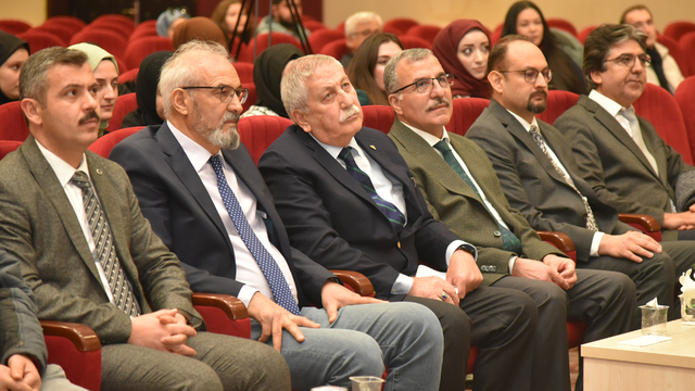 KMÜ'de "Medyanın Dünü, Bugünü ve Yarını" konferansı düzenlendi