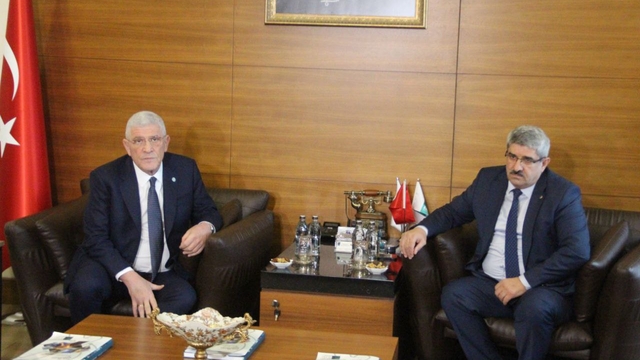 Dervişoğlu: 2 dil, 2 bayrak, 2 devlet istenirse biz de üzerimize düşeni yaparız (2)